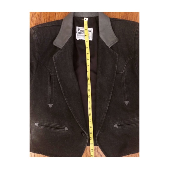 VINTAGE BLACK DENIM CROP WESTERN STYLE JACKET - Picture 7 of 8